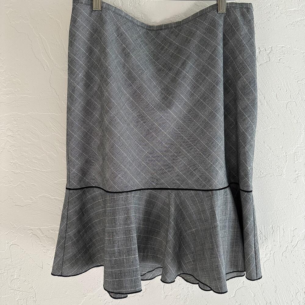 WHBM | Gray Black Plaid Flounce Skirt Lined Women's Size 10 Career Chic Suits